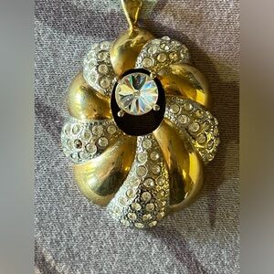 Pre-Owned Large Gold/Silver Pendant w/ Tiny Rhinestones.. In great condition